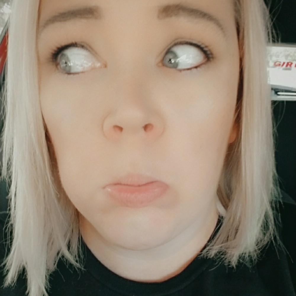 Meet your Posher, Kayla